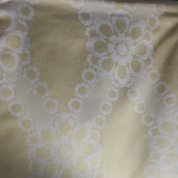 TODDLERS PILLOWCASE - FOR SMALL PILLOW - YELLOW JACQUARD DAMASK - Picture 5 of 5